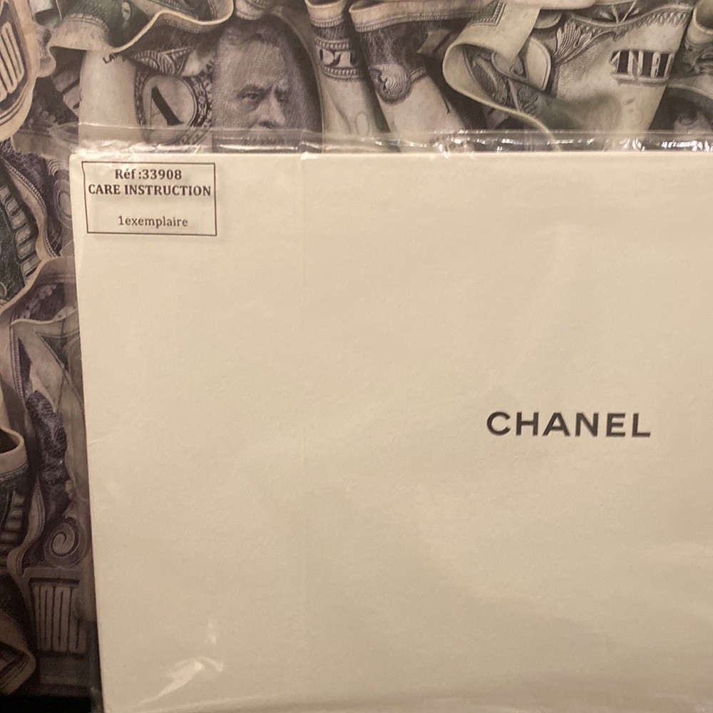 CHANEL Brand New & Sealed Care Instruction package Ref:33908